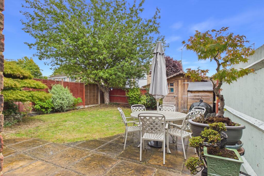 House in Maidenhead, Cox Green - More