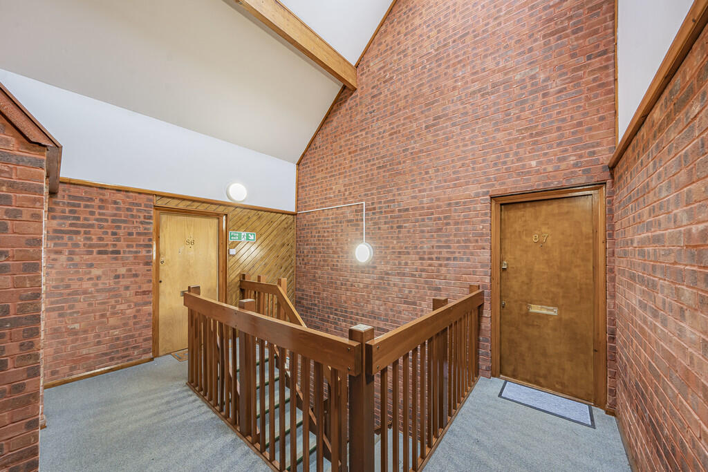 Apartment in Southall - View 5