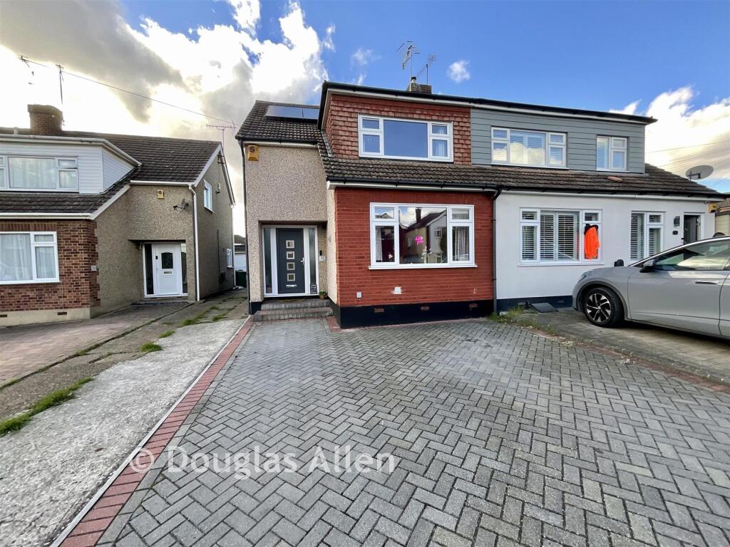 3-bed semi-detached on The Oaks, Billericay, Essex, £450,000