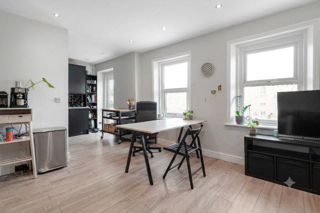 Brecknock Road, London, N7 - View 3