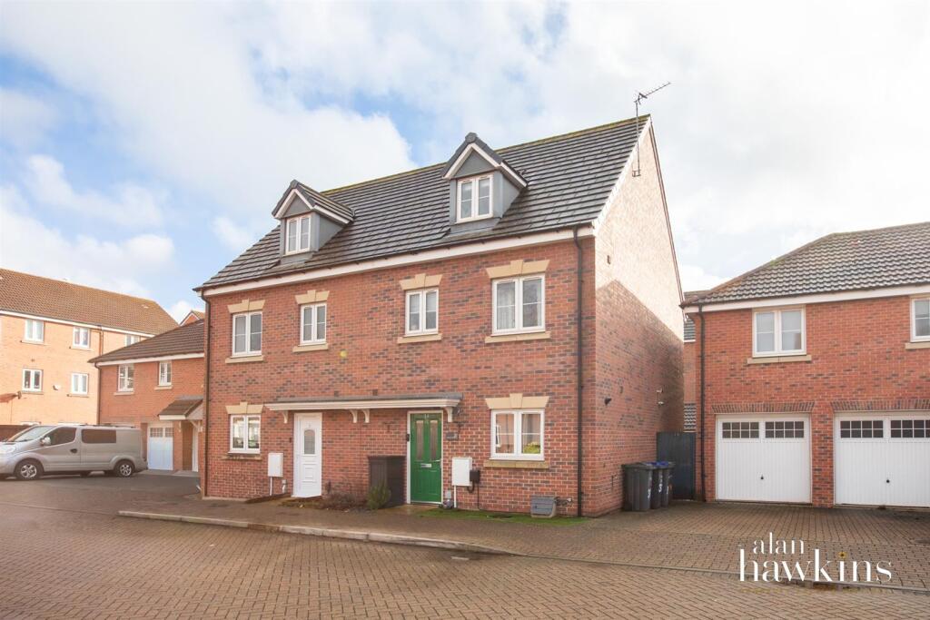 Main image of property: Buxton Way, Royal Wootton Bassett SN4 8