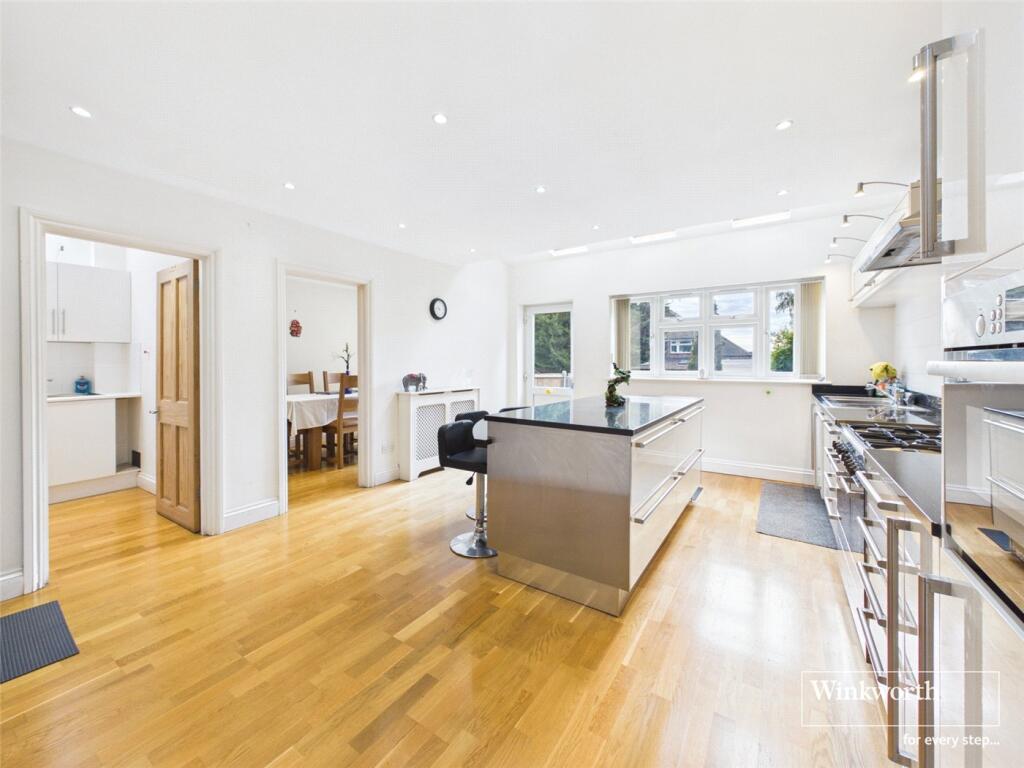 House in Harrow - View 4