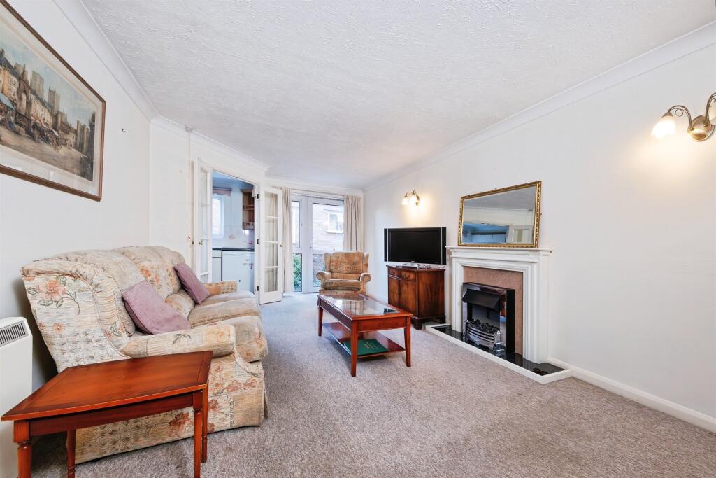 Hamilton Court, Lammas Walk, Leighton Buzzard - View 4