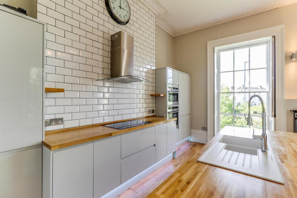 Apartment in Cheltenham, Warden Hill, Montpellier - View 3