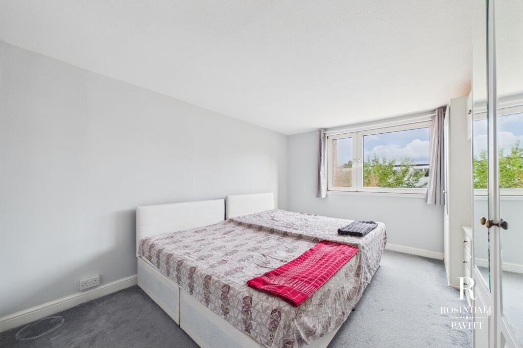 Apartment in Sutton - View 4