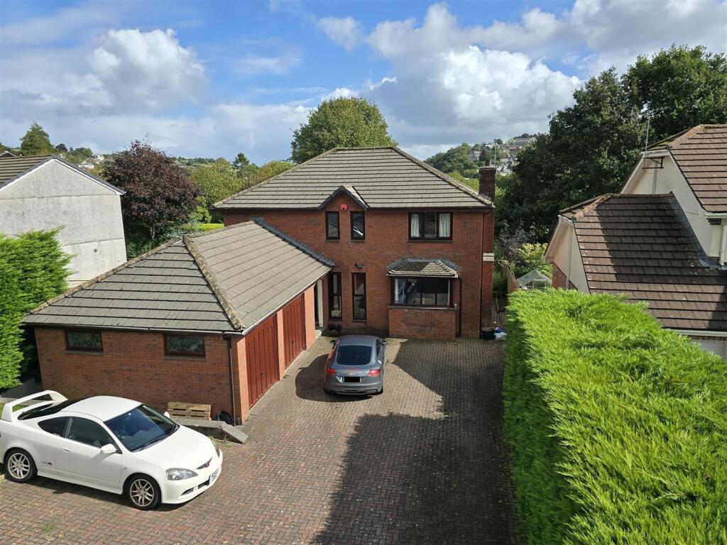 St. Cuthbert Close, Launceston, Launceston