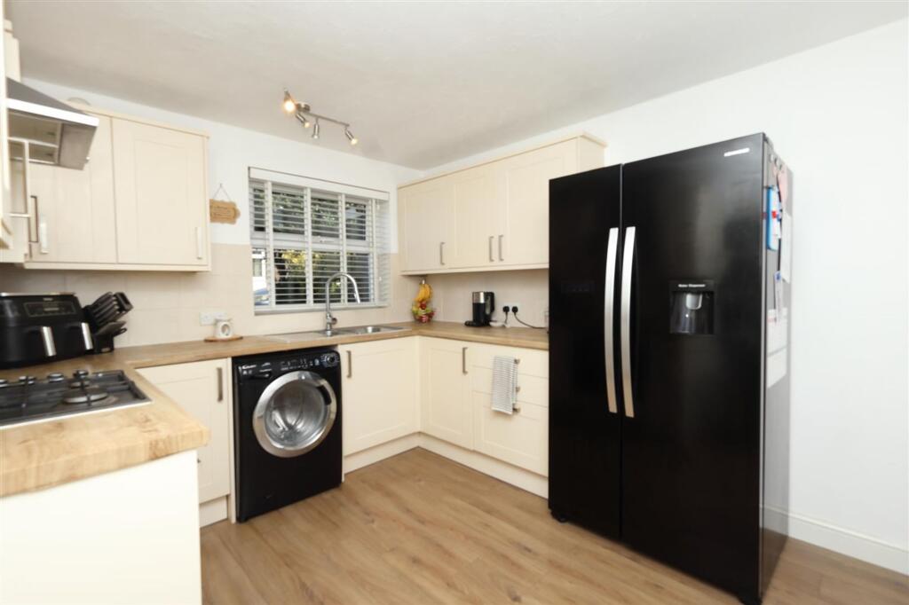 House in Eastbourne, East Sussex - View 4