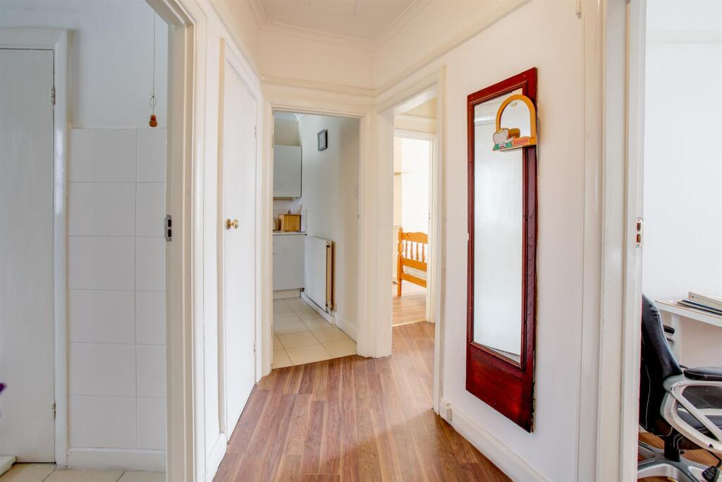 Apartment in London - View 3