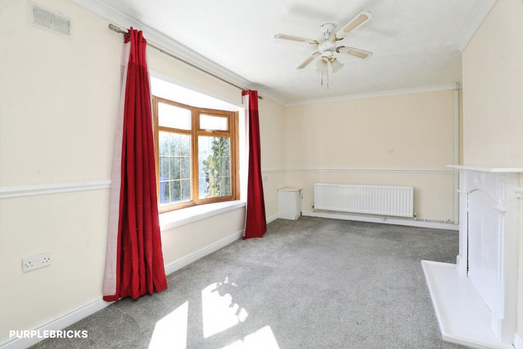 House in Stoke-on-Trent - View 4