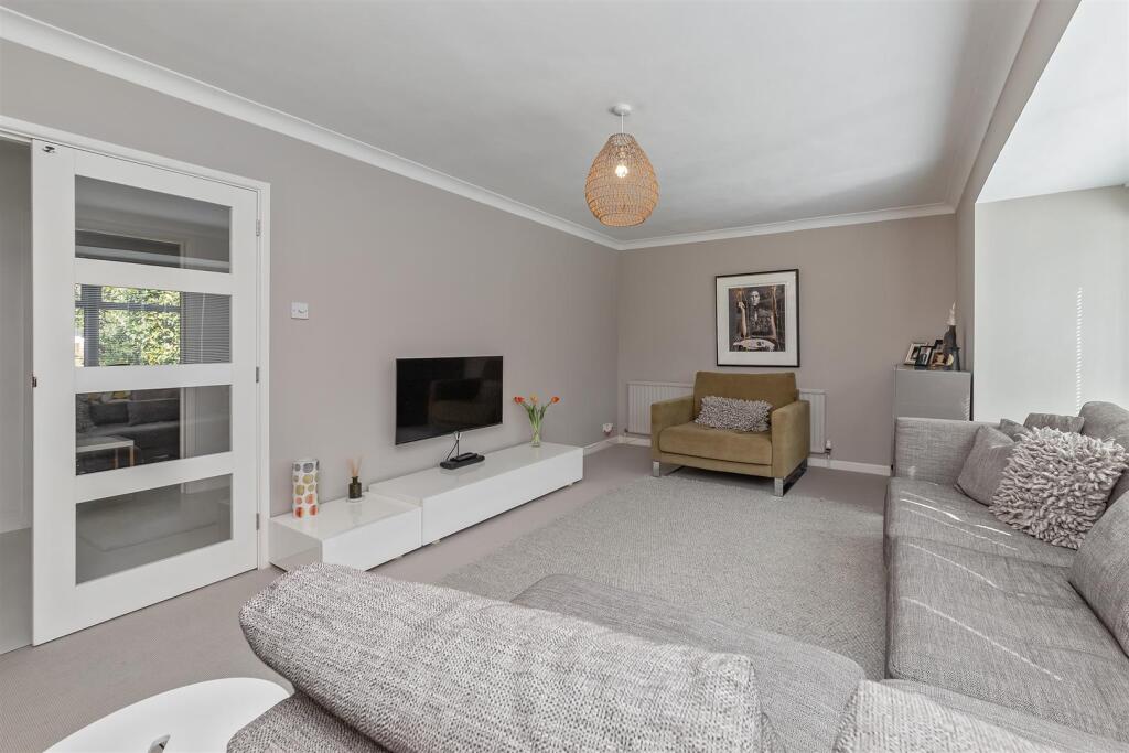 Additional image 4 of May Close, St. Albans