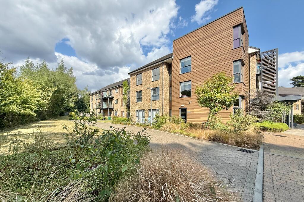 23 Meadow Court, Sarisbury Green photo 2
