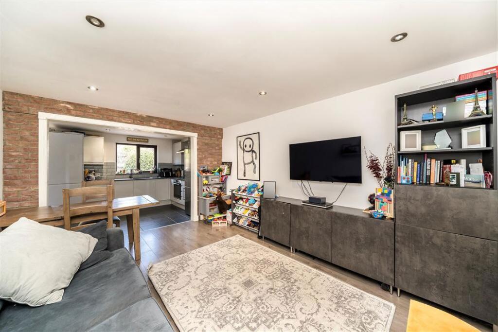 House in London - View 3