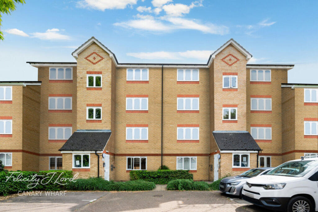 1-bed flat on Telegraph Place, London E14, £249,995