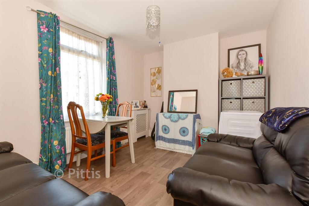 House in Ryde, Oakfield - View 5