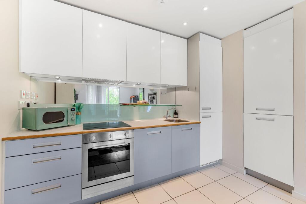 Apartment in London - More