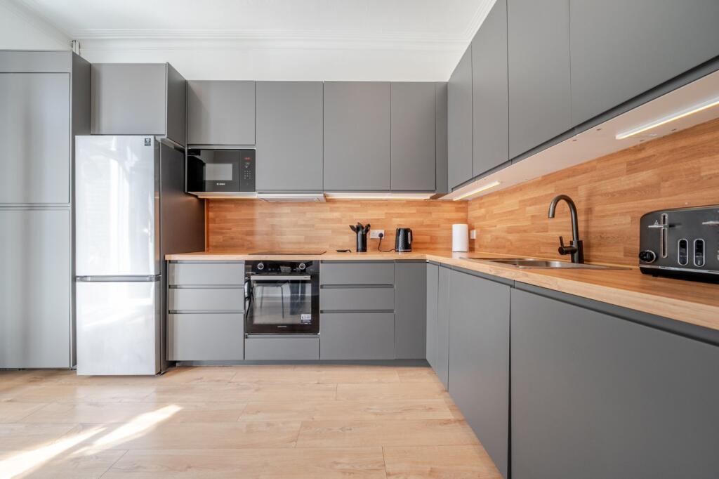 Apartment in London - View 2