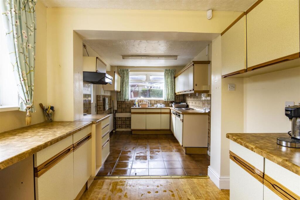 House in Bolsover, Glapwell - More