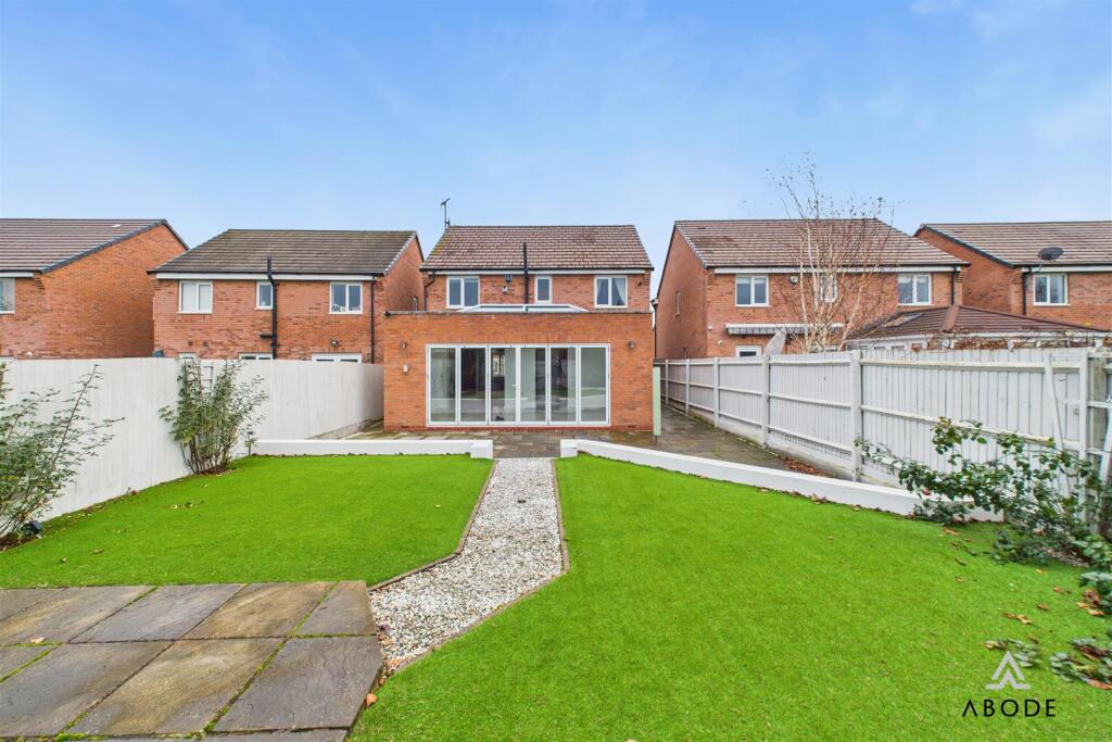 4-bed detached on 19, Bunting Way, £500,000