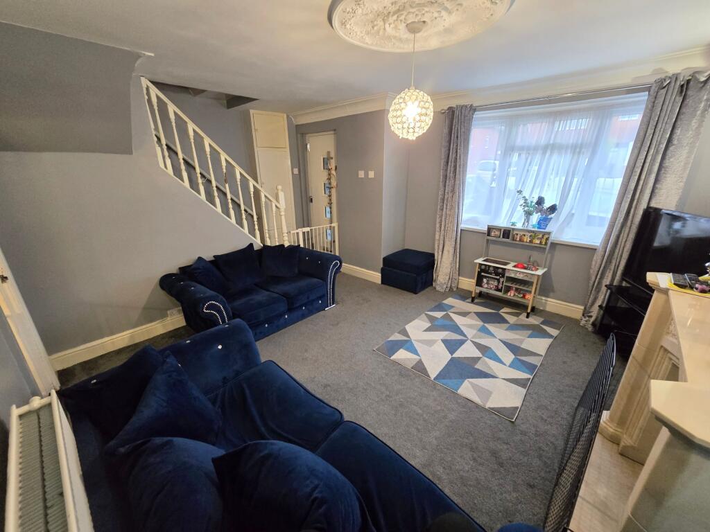 House in Walsall, West Midlands - More