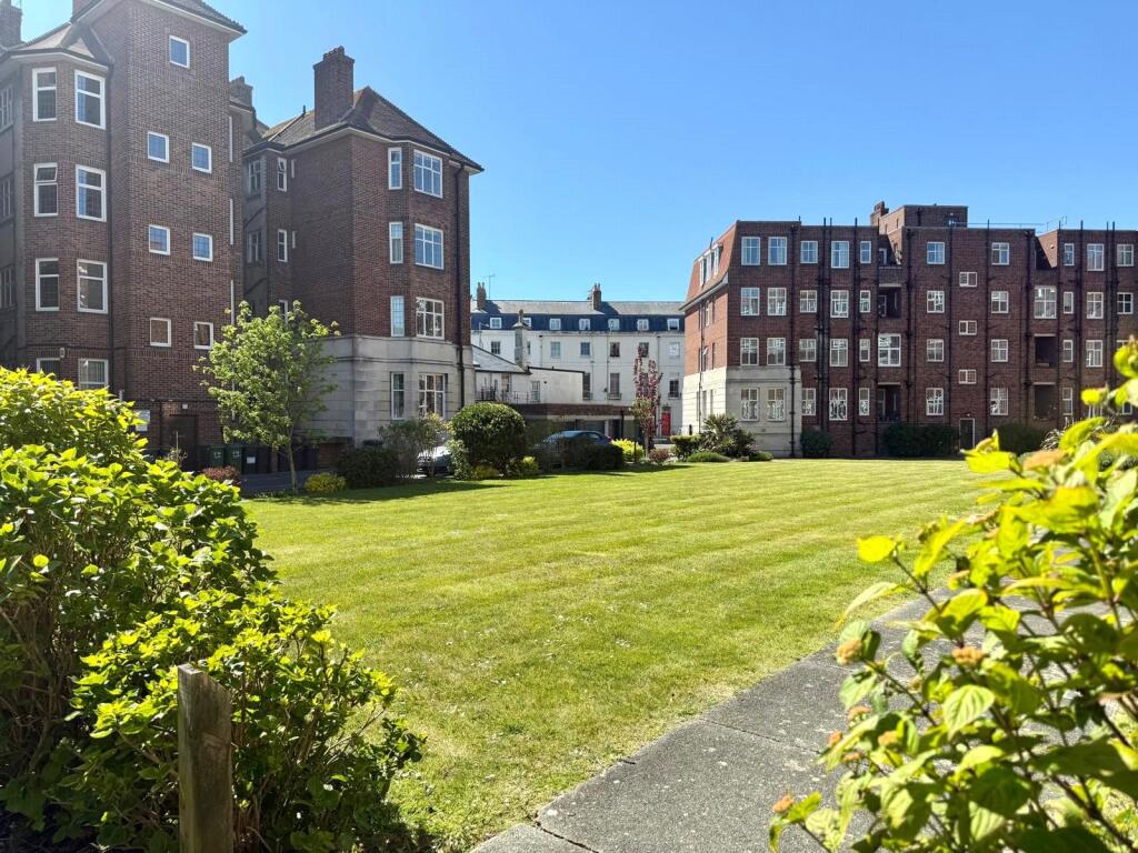 Apartment in Brighton - View 3