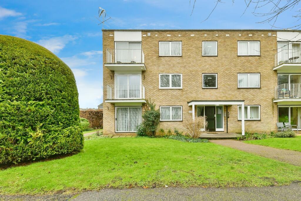 Main image of property: The Maples, Hitchin