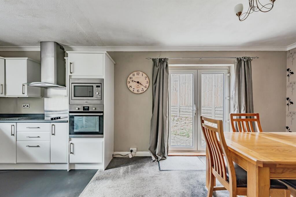 House in Reigate and Banstead, Surrey - View 5