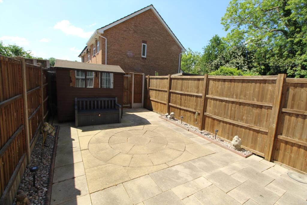 Attlee Close, Lutterworth, LE17 photo 2