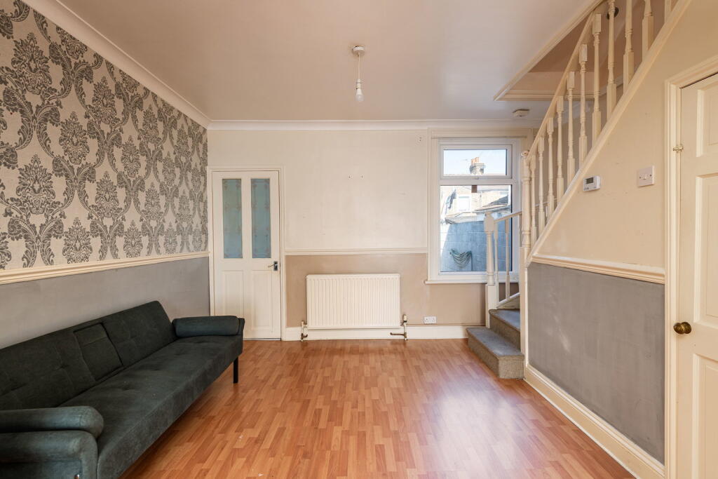 House in Swale, Sheerness - More