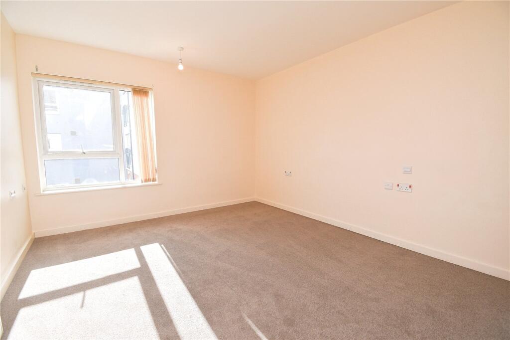 Apartment in Ellesmere Port, Whitby - View 5