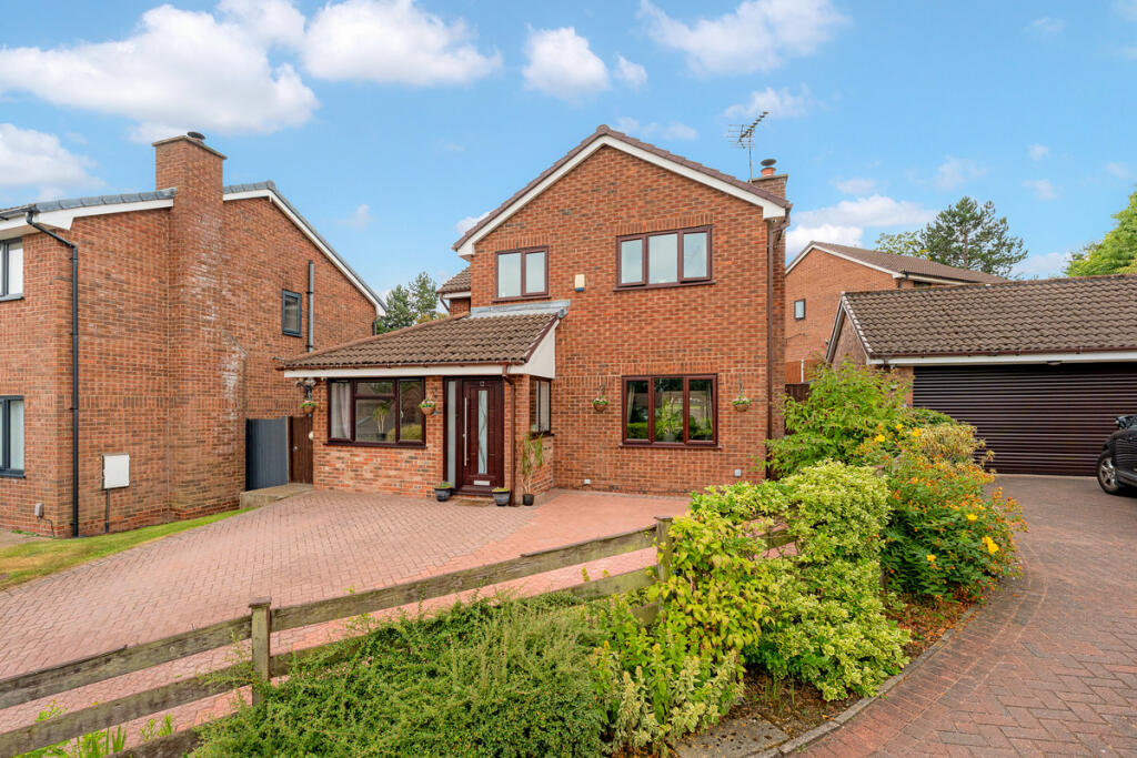 Main image of property: Barncroft, Runcorn, WA7