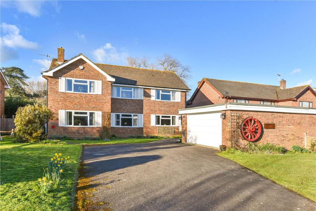 4-bed detached on Goodwood Gardens, Runcton, PO20, £600,000