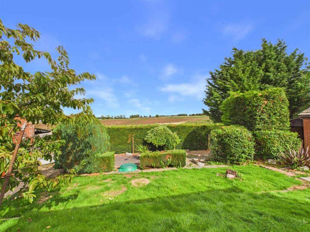 House in Doncaster - View 4
