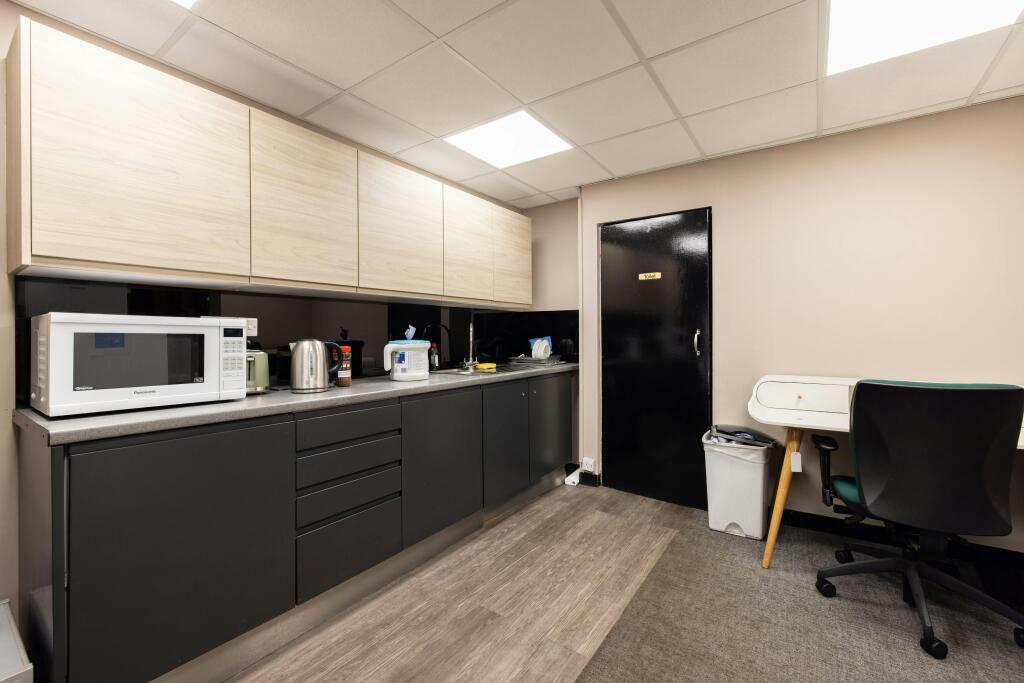 341EustonRd18.jpg