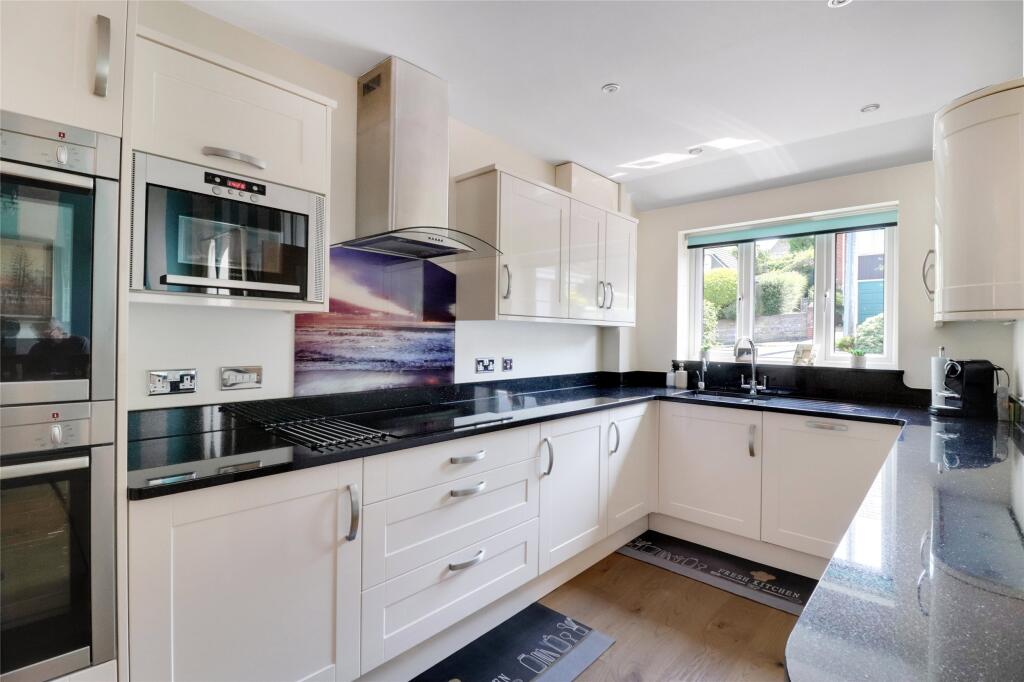 Cleave Road, Sticklepath, Barnstaple, Devon, EX31 photo 4