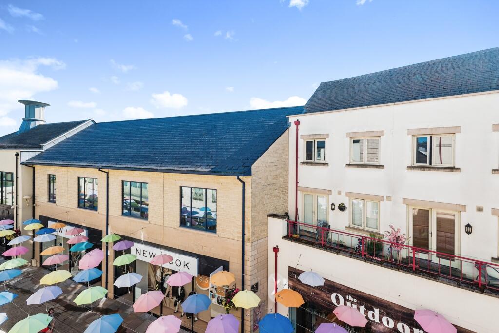Main image of property: Marriotts Walk, WITNEY