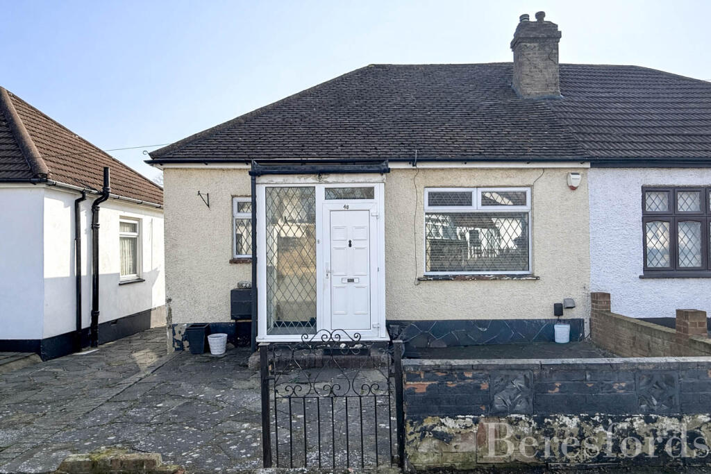 Main image of property: Great Gardens Road, Hornchurch, RM11