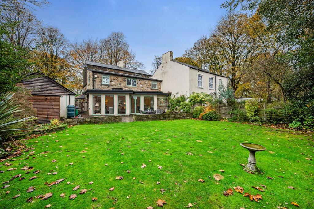 House in Bury, Bottom o'th' Moor - View 2