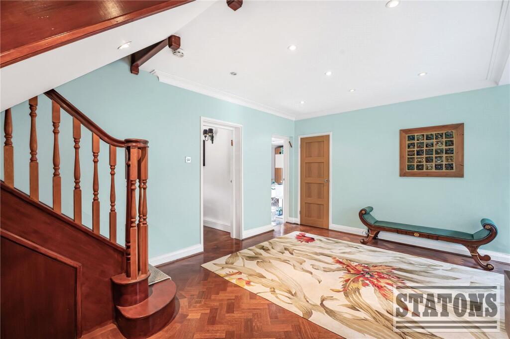 House in London - View 2