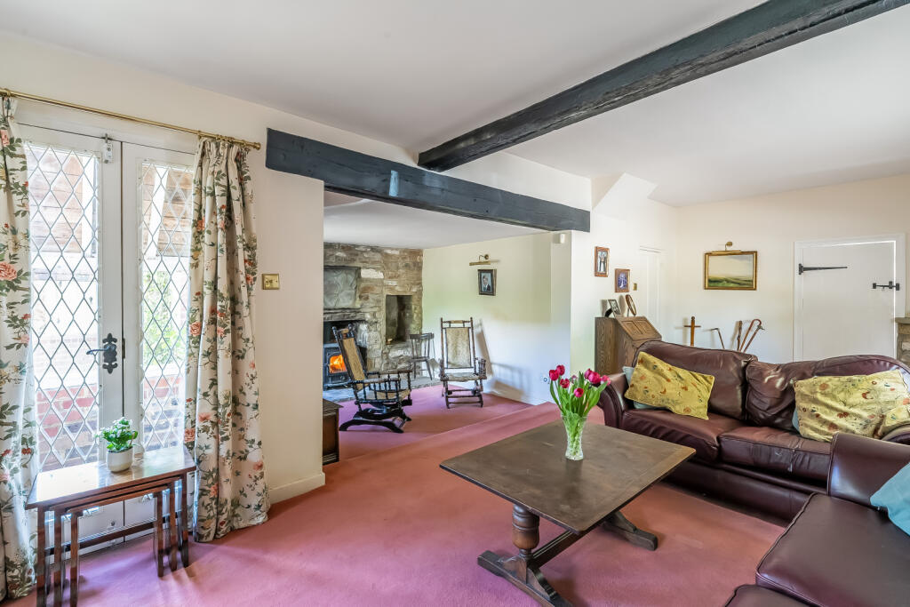 House in Tandridge, Godstone - More