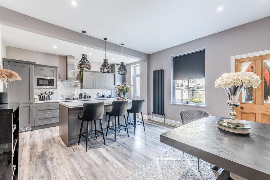 House in Bradford, West Yorkshire - View 3