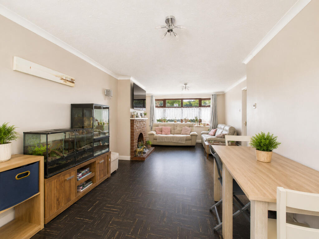 House in Southend-on-Sea - View 4