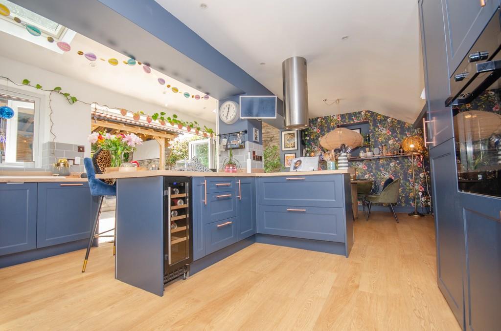 Mangotsfield Road, Mangotsfield, Bristol, BS16 9LG photo 3