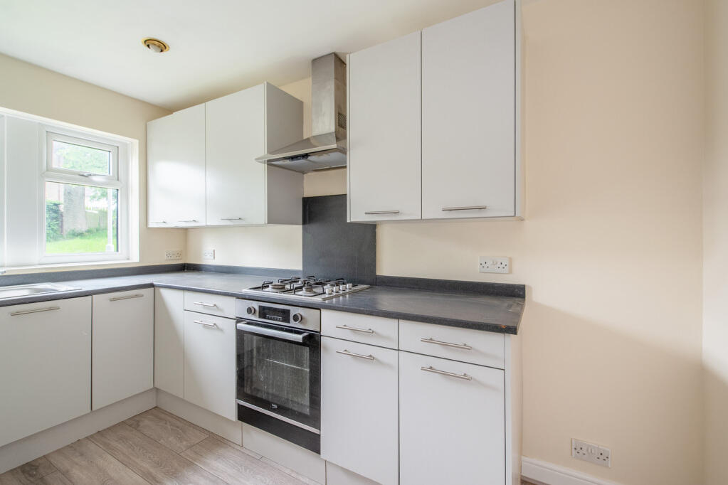 Gloucester Road, Bingley, West Yorkshire, BD16 - View 6