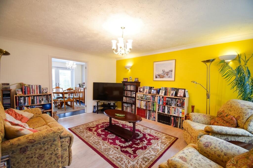 House in Stewartby, Bedford - View 2