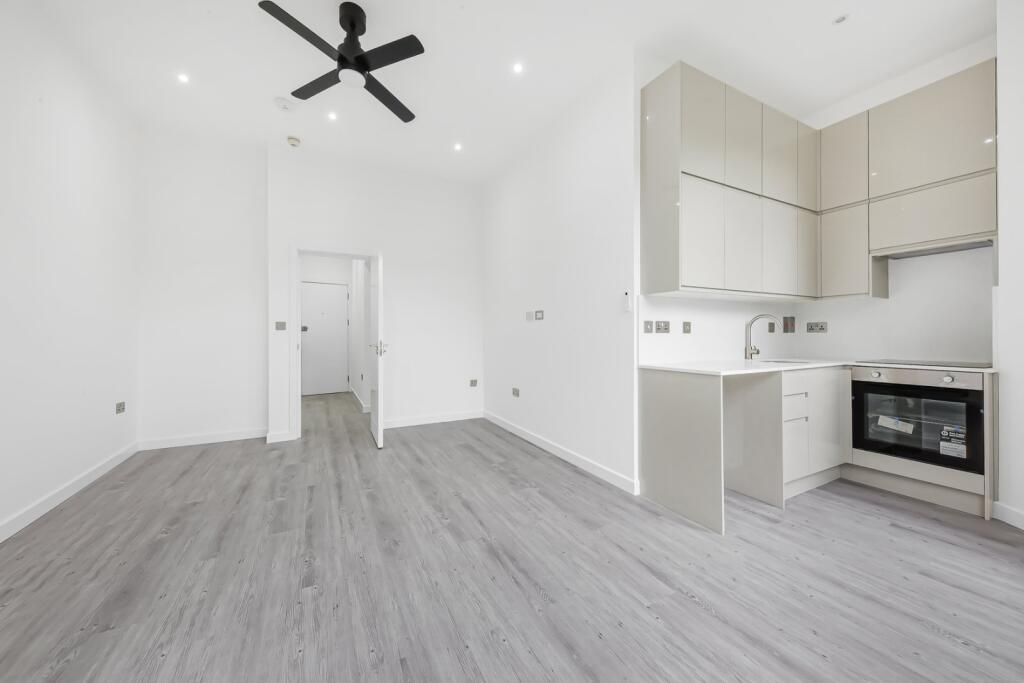 Apartment in London - View 2