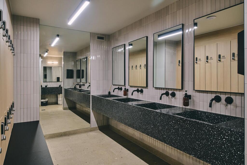 CHANGING_DSC_2027_26.01.16_BAR_AIR Solihull_HI RES.jpg