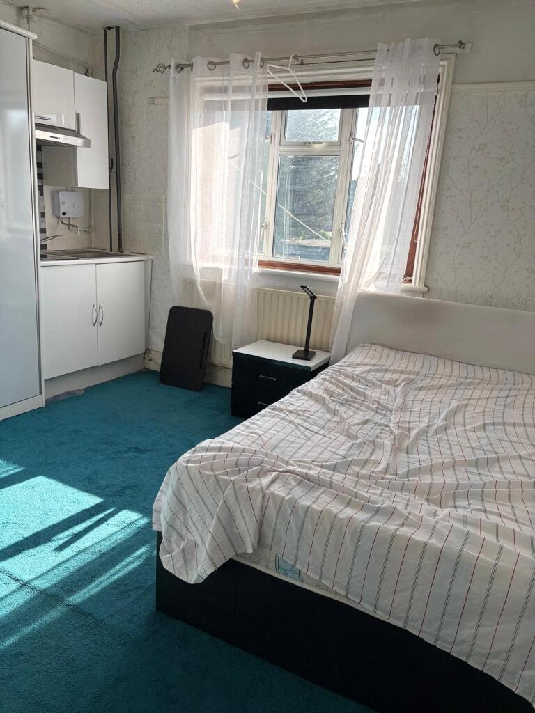 Main image of property: Old Oak Road, Acton, London, W3