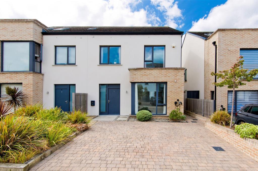 Main image of property: 7 The Hall, Scholarstown Wood, Rathfarnham, Dublin 16, D16 V1W0
