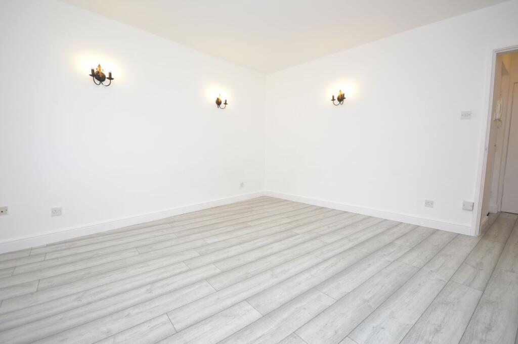 Apartment in Stockport - More
