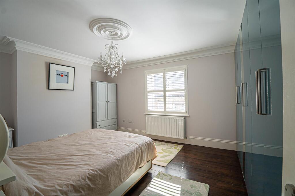 House in Tonbridge - More